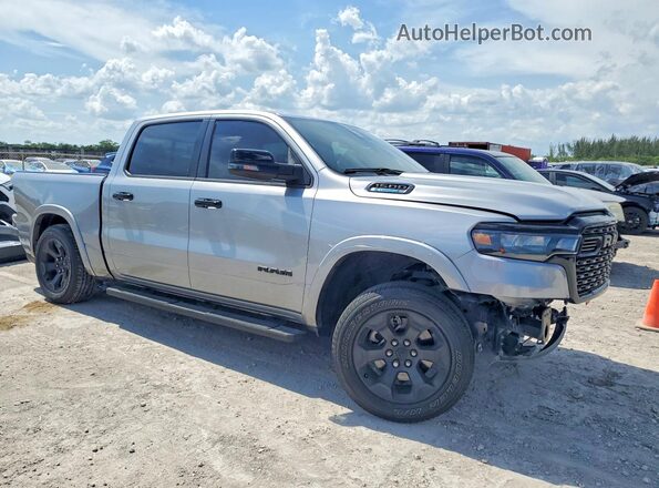1C6RREFG4SN712345 2025 RAM 1500 Silver წინა მარჯვენა