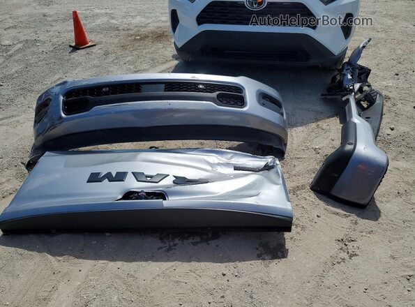 1C6RREFG4SN712345 2025 RAM 1500 Silver ძრავის განყოფილების ხედი