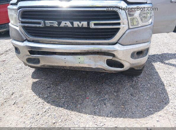 1C6RREFG5NN335819 2022 RAM 1500 Silver Widok z przodu
