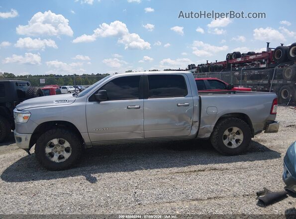 1C6RREFG5NN335819 2022 RAM 1500 Silver Widok wnętrza 360 stopni