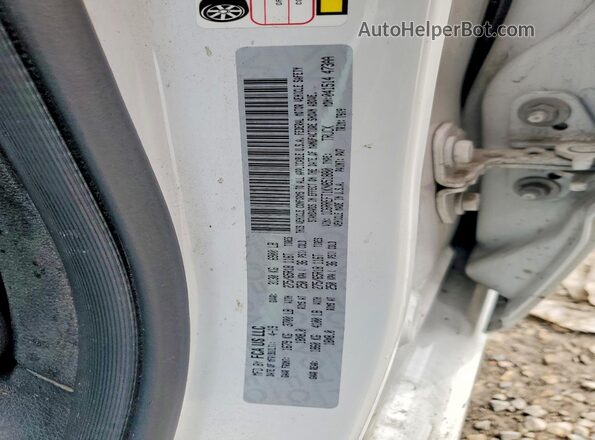 1C6RREFT1KN851880 2019 RAM 1500 White Շարժիչի բաժամունքի տեսք