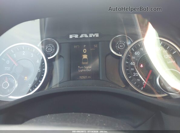 1C6RREFT1LN372716 2020 RAM 1500 White Հետևի նստատեղերի տեսք