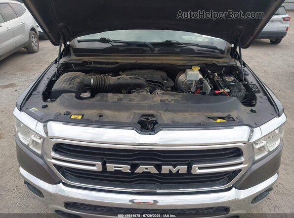 1C6RREFT2LN185775 2020 RAM 1500 Gray Rear view
