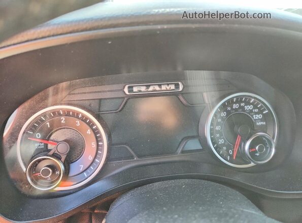 1C6RREFT3KN701172 2019 RAM 1500 Black Սարքավորումների վահանակի տեսք