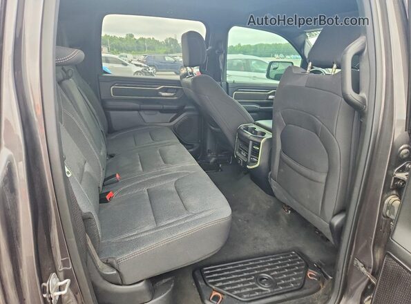1C6RREFT3NN120002 2022 RAM 1500 Серый Вид задних сидений
