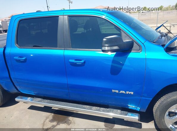 1C6RREFT3NN143358 2022 RAM 1500 Blue 360 interior view