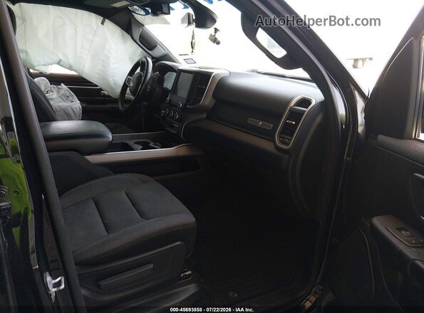 1C6RREFT4NN194643 2022 RAM 1500 Black Front interior view