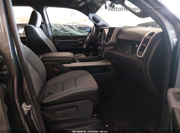 1C6RREFT4NN359252 2022 RAM 1500 Gray წინა სალონის ხედი