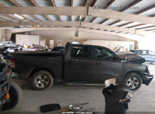 1C6RREFT4NN359252 2022 RAM 1500 Gray უკანა სალონის ხედი