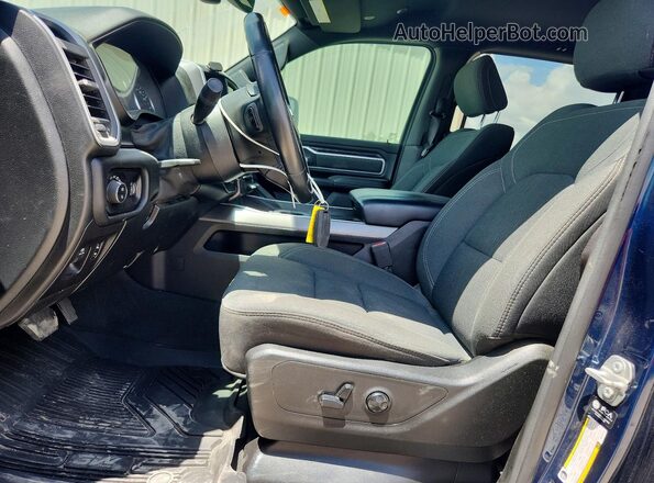1C6RREFT6MN503253 2021 RAM 1500 Blue Widok wnętrza z przodu