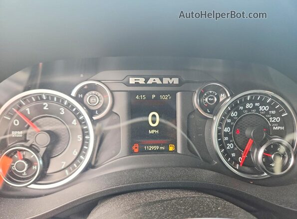 1C6RREFT6MN753544 2021 RAM 1500 Black ხელსაწყოთა პანელის ხედი