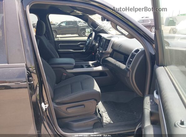 1C6RREFT7KN855965 2019 RAM 1500 Черный Вид салона спереди