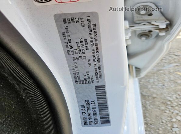 1C6RREFT7NN104577 2022 RAM 1500 White Widok komory silnika