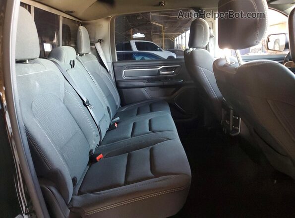 1C6RREFT7NN143086 2022 RAM 1500 Black Vista de los asientos traseros