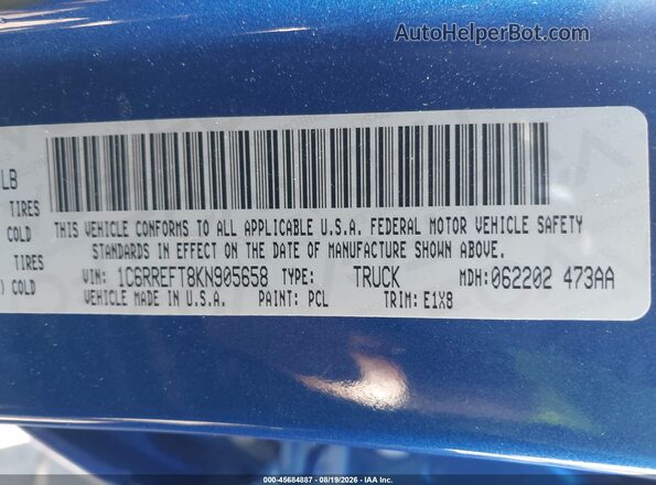 1C6RREFT8KN905658 2019 RAM 1500 Blue ძრავის განყოფილების ხედი