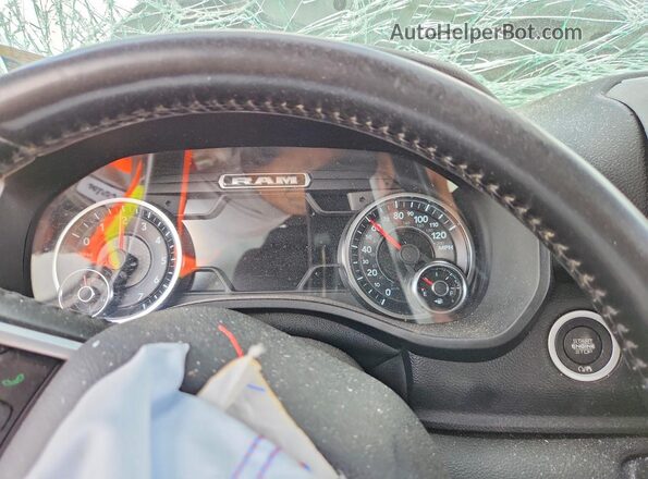 1C6RREFT8MN690690 2021 RAM 1500 White Vista del cuadro de instrumentos
