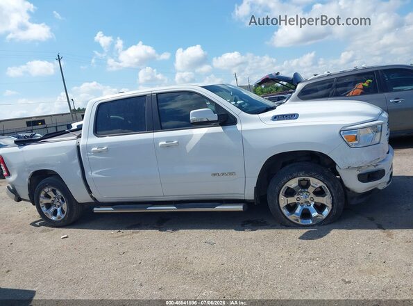 1C6RREFTXKN705915 2019 RAM 1500 White Սալոնի հետևի տեսք