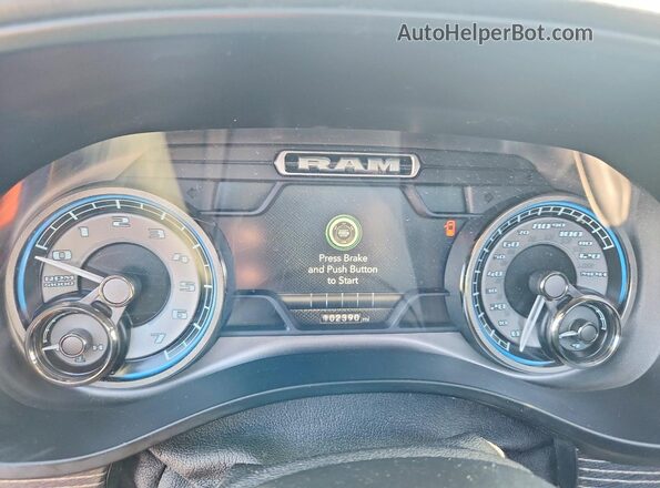 1C6RREHT7KN509153 2019 RAM 1500 Black Вид щитка приладів
