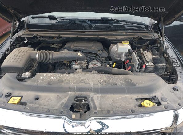 1C6RREJT0KN548340 2019 RAM 1500 Серый Вид сзади