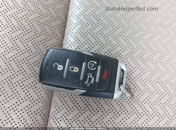 1C6RREJT0KN548340 2019 RAM 1500 Серый Вид панели приборов