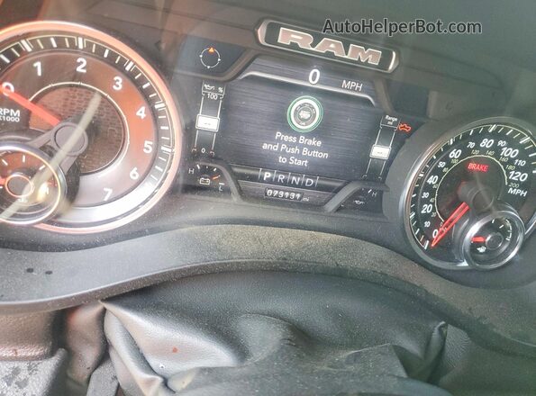 1C6RREJT0RN100545 2024 RAM 1500 Black Widok zestawu wskaźników