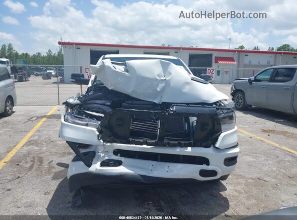 1C6RREJT4MN533262 2021 RAM 1500 White Widok wnętrza z tyłu