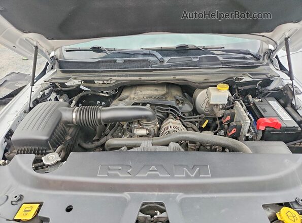 1C6RRELT6KN684808 2019 RAM 1500 White უკანა სალონის ხედი