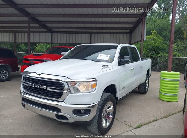 1C6RREMTXKN655830 2019 RAM 1500 White Vista frontal