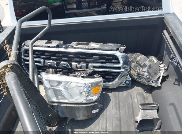 1C6RRFBG2NN293234 2022 RAM 1500 White Սարքավորումների վահանակի տեսք