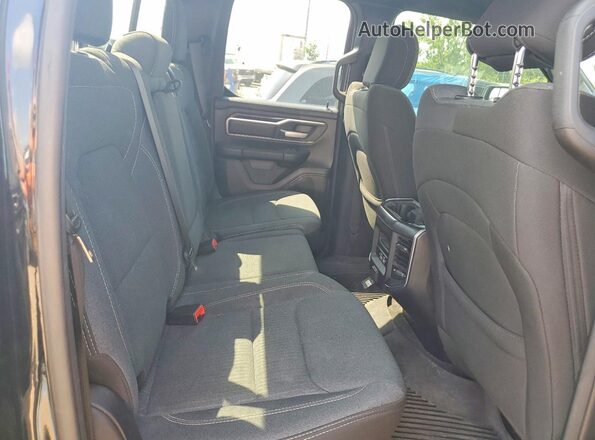 1C6RRFBG3MN586509 2021 RAM 1500 Black Widok tylnych siedzeń