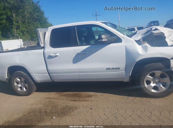 1C6RRFBG8MN733035 2021 RAM 1500 Белый Вид задней части салона