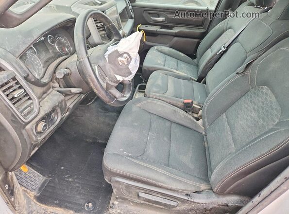 1C6RRFCG7SN554562 2025 RAM 1500 White Vista interior delantera