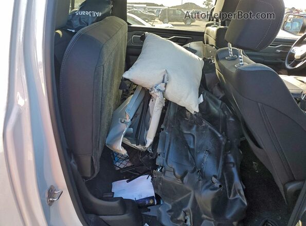 1C6RRFFG1PN571313 2023 RAM 1500 White Vista de los asientos traseros