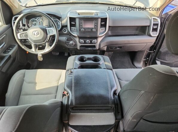 1C6RRFFG5KN847176 2019 RAM 1500 Gray Widok deski rozdzielczej