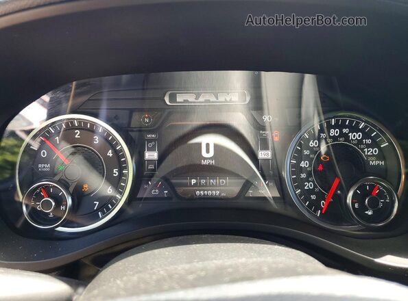 1C6RRFFG5PN583030 2023 RAM 1500 Charcoal ხელსაწყოთა პანელის ხედი