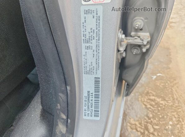 1C6RRFFG6MN588295 2021 RAM 1500 Silver Vista del compartimento del motor