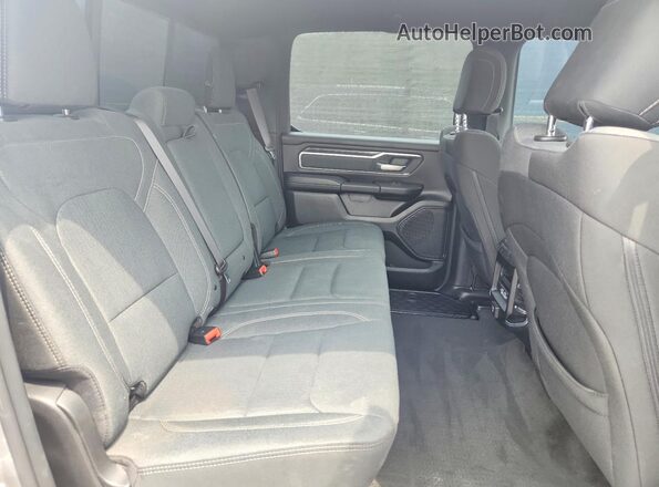 1C6RRFFG6MN588295 2021 RAM 1500 Silver Vista de los asientos traseros