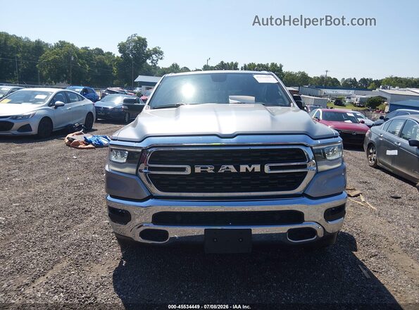 1C6RRFFG6NN459815 2022 RAM 1500 Silver Widok wnętrza z tyłu