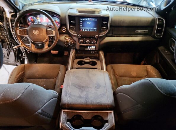 1C6RRFFG7KN830041 2019 RAM 1500 Black Vista del salpicadero
