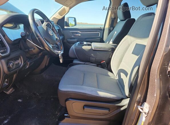1C6RRFFG7KN917339 2019 RAM 1500 Угольный Вид салона спереди