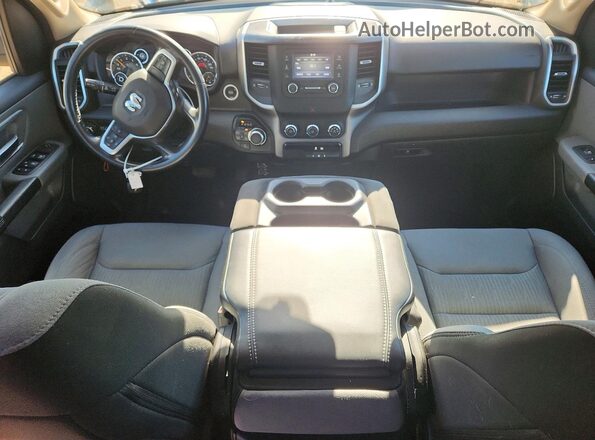 1C6RRFFG7KN917339 2019 RAM 1500 Угольный Вид панели приборов