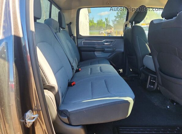 1C6RRFFG7KN917339 2019 RAM 1500 Угольный Вид задних сидений