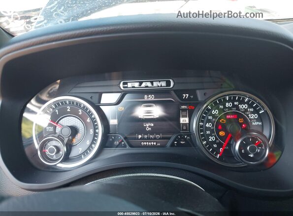 1C6RRFFG8MN519303 2021 RAM 1500 Черный Вид задних сидений