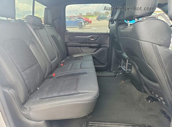 1C6RRFFGXPN561265 2023 RAM 1500 White Widok tylnych siedzeń