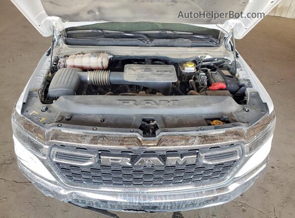 1C6RRFGG0SN161433 2025 RAM 1500 White Widok wnętrza z tyłu
