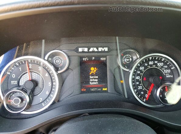 1C6RRFGG4SN646738 2025 RAM 1500 Черный Вид щитка приборов