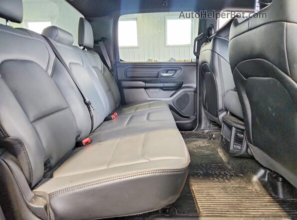 1C6RRFGG5PN615439 2023 RAM 1500 Gray Widok tylnych siedzeń