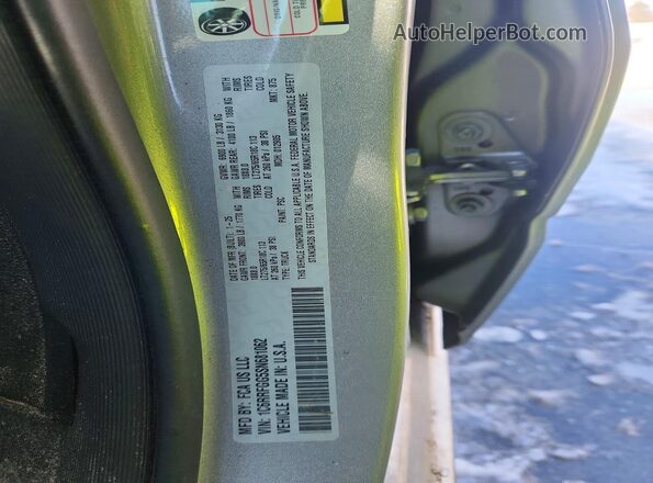 1C6RRFGG5SN681062 2025 RAM 1500 Silver Vista del compartimento del motor