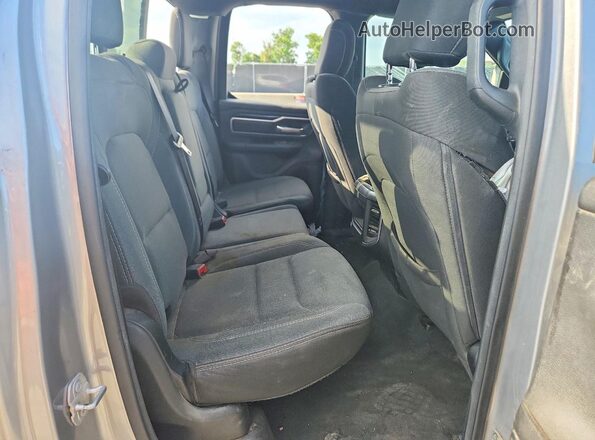 1C6SRFBT0MN615088 2021 RAM 1500 Gray Widok tylnych siedzeń