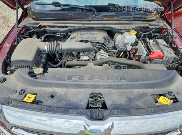 1C6SRFBT1LN215488 2020 RAM 1500 Красный Вид задней части салона